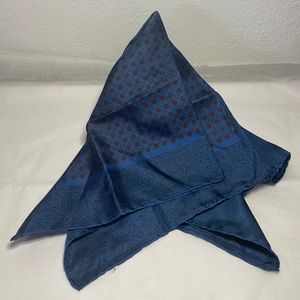 Bundle scarf and handkerchief